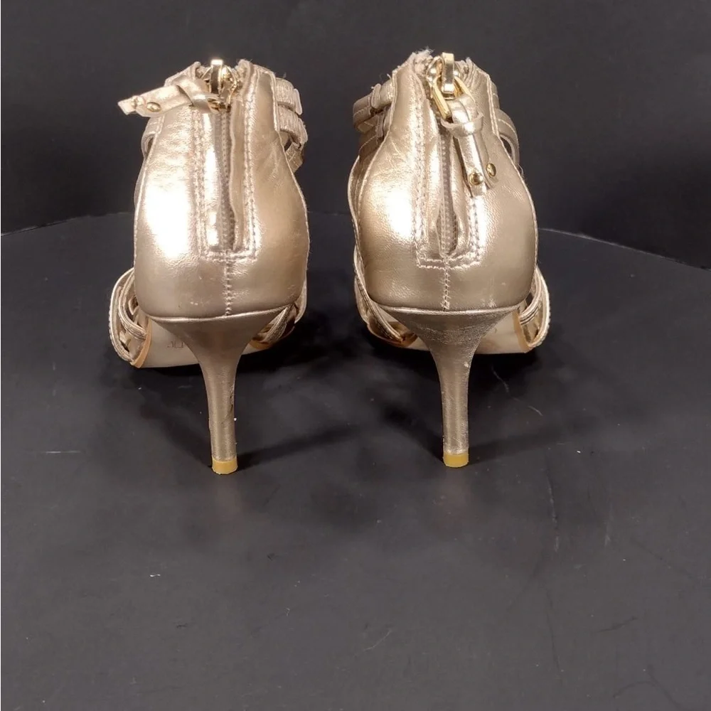 GLINT Elegante Gold Strappy Women's Sandals s 4.5 pre owned Exellent condition